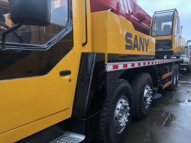 55 Ton Truck Crane Hydraulic Crane Hanging a Weight