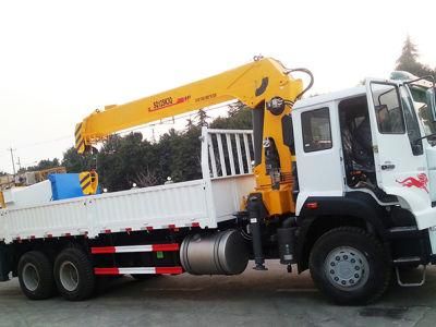 Official 12 Ton Truck Mounted Crane with Foldable Arm Sq12zk3q