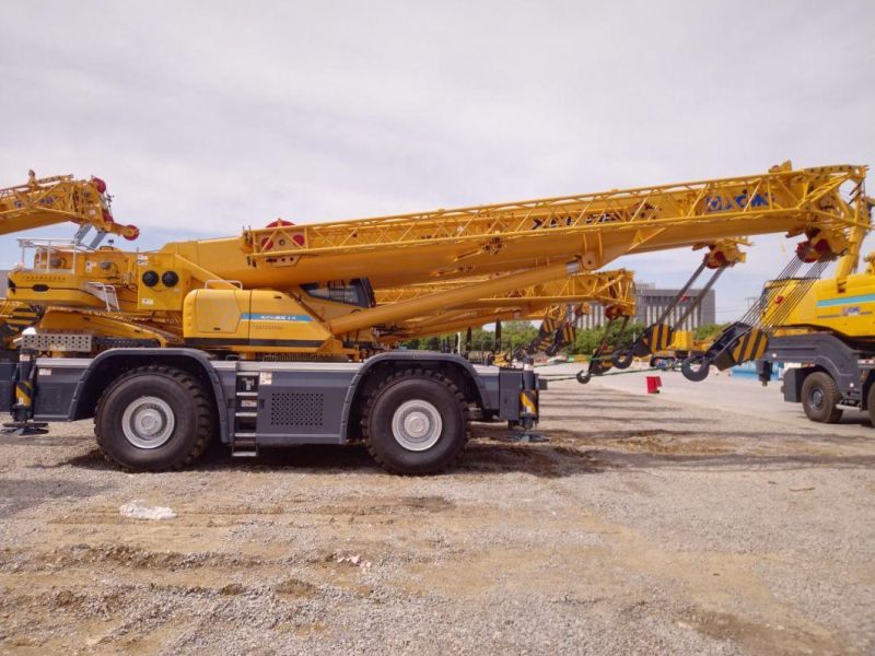 XCMG Official Manufacturer 50 Ton Rough Terrain Crane Xcr55L4 China Hydraulic Mobile New 4 Wheel Rough Terrain Crane Machine for Sale