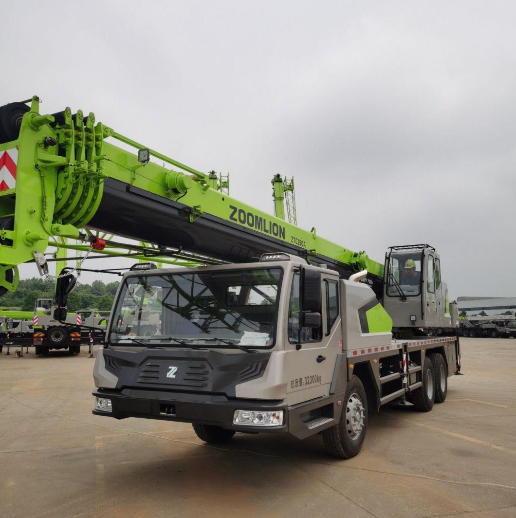 Zoomlion Truck Mobile Crane 25 Ton Ztc250V552 with 5 Section Booms on Sale