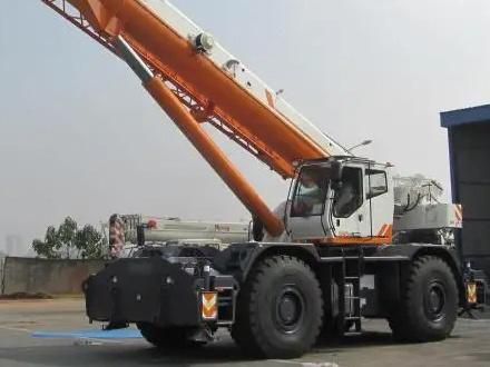 Zoomlion 75 Ton Hydraulic Rough Terrain Crane Price (RT75)