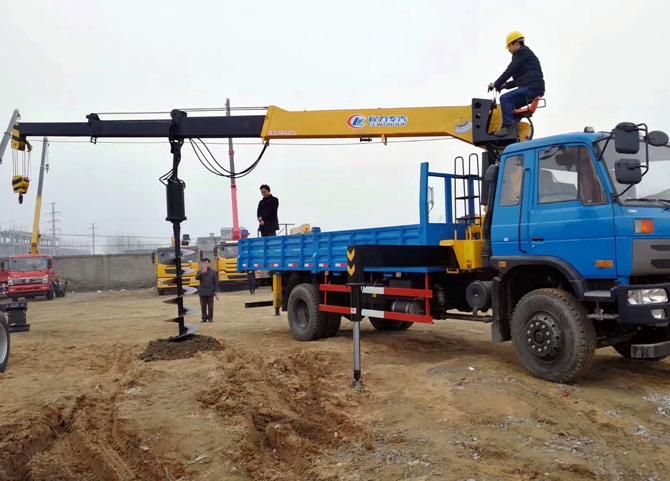 HOWO/Dongfeng/Isuzu Mobile Crane 6tons Telescopic Boom Truck Mounted Crane Construction Crane Truck with Drill Drill Pipe