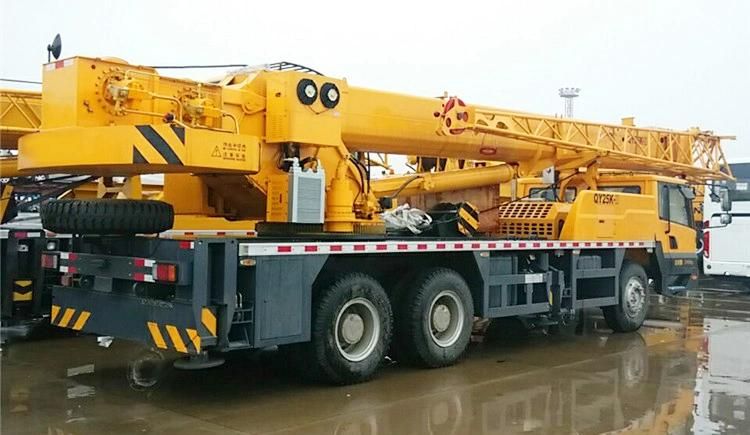 XCMG Official 25t Hydraulic Engine Mounted Truck Mobile Crane with Ce