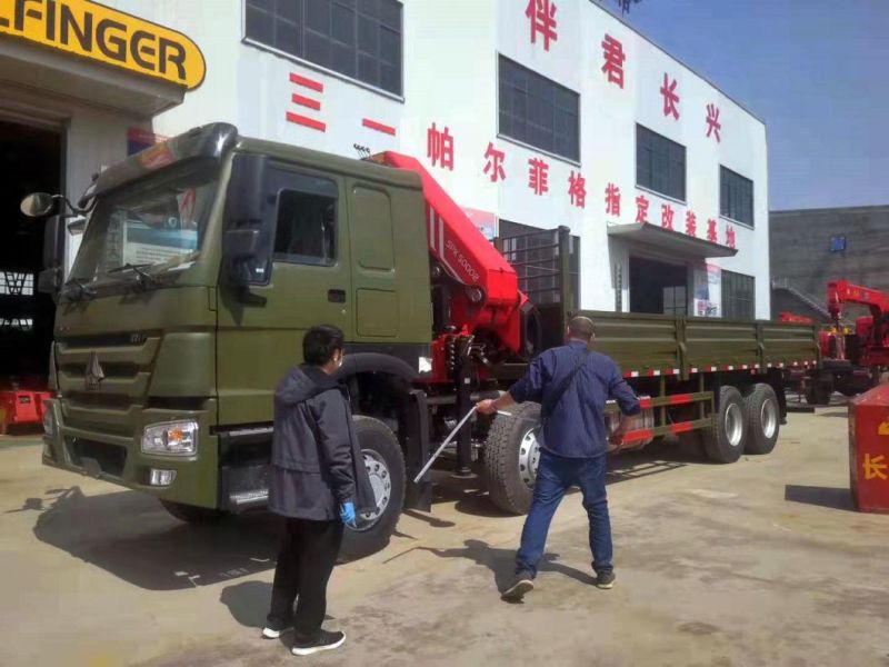 China HOWO Cheap Price with High Quality 14tons 16tons 20tons Construction Service Truck with Crane