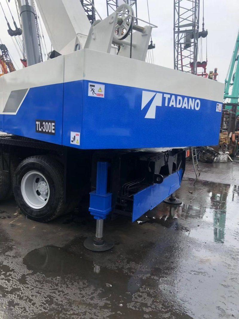 Tl-300e 30ton Hydraulic Crane Truck Crane