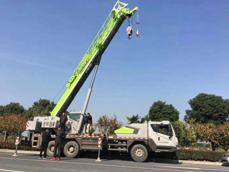 Zoomlion 30 Ton Truck Crane Ztc300V562 Export to Uzbekistan