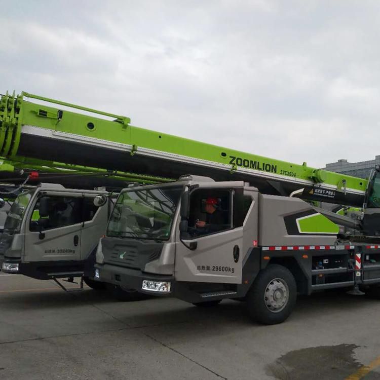 China Top Brand 25ton 5-Boom Ztc250V552 Mobile Crane Training