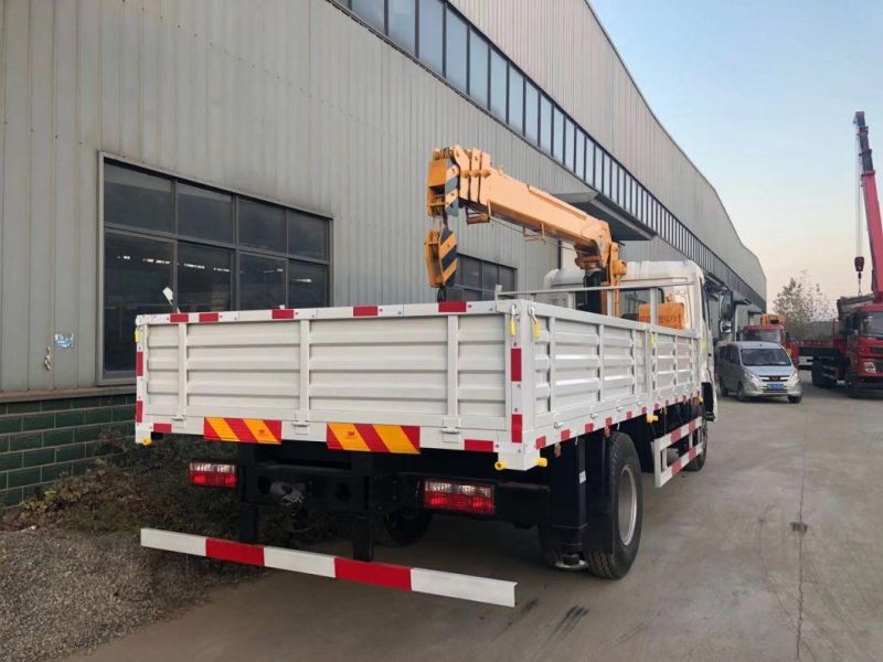 Factory Selling Foton HOWO Dongfeng Japan Brand Isuzu 700p Type Mobile Telescopic Truck Mounted Crane Clw Brand 6.3tons 5tons 3 Booms 4 Booms Crane Truck