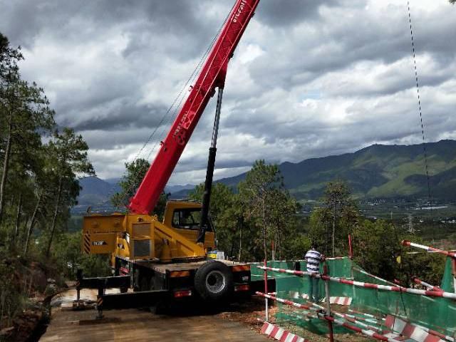 Lifting Machinery 130 Ton All Terrain Crane Sac1300t