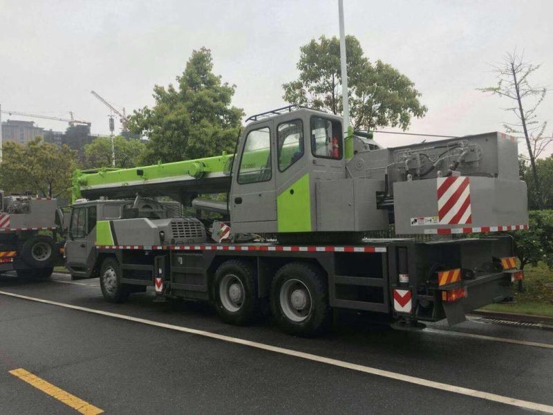 30 Ton Truck Crane Zoomlion Telescopic Mobile Small Crane Ztc300V532