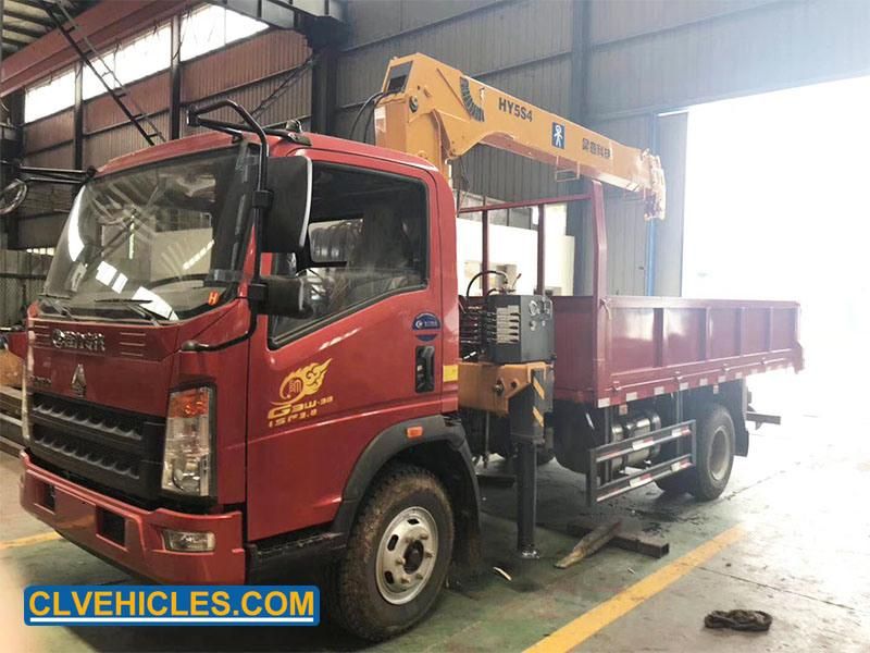 HOWO 5 Ton Straight Boom Truck Lorry Crane