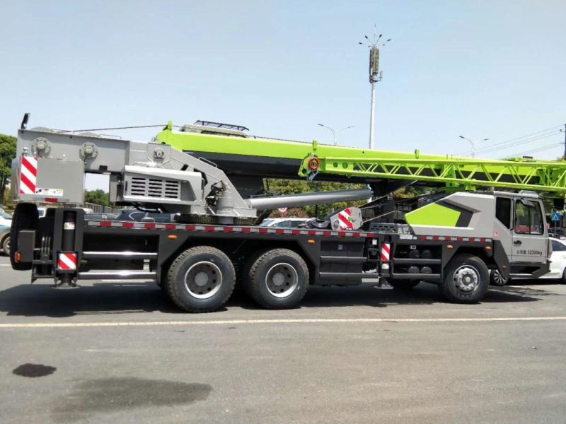 Zoomlion 25 Ton Mini Truck Mounted Crane Parts Telescopic Boom Crane Ztc250V552 Mobile Crane