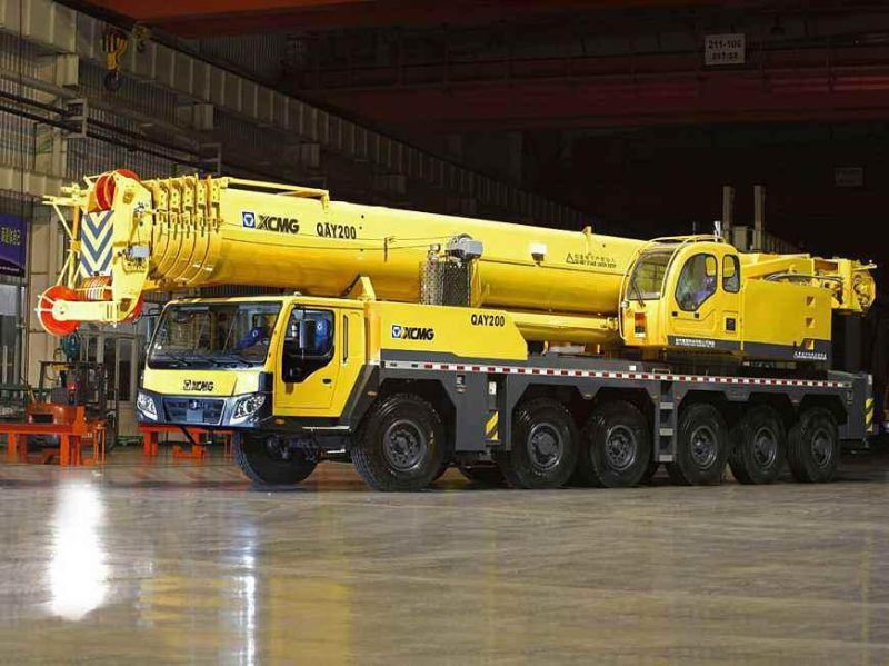 Mobile Heavy Lifting Equipment 200 Ton All Terrain Crane