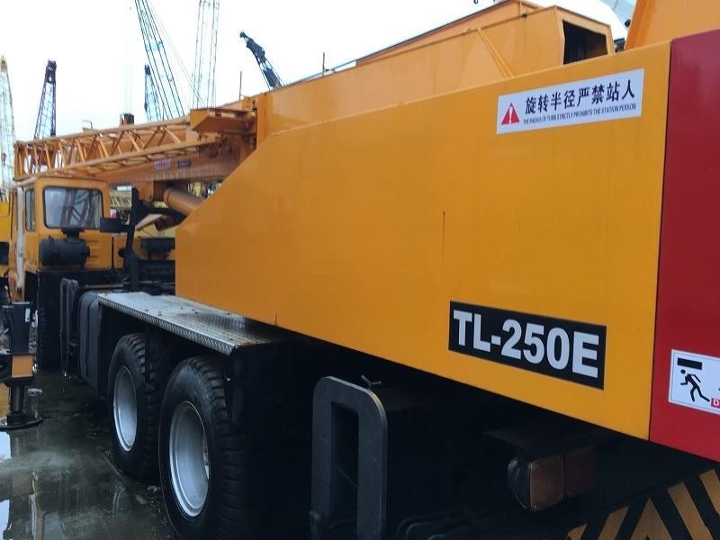 Used Mobnile Crane Tadano Tl-250e with 25t Crane, Komatsu PC220, Cat330