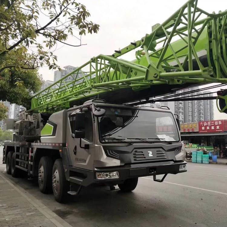 China Professionanl Zoomlion 80 Ton Truck Cranes (QY800V)