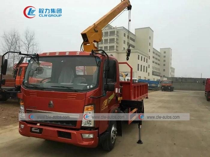 China Factory Customized 4-5 Meters Cargo Box HOWO Mounted with Clw Telescopic Boom Arm Crane Truck