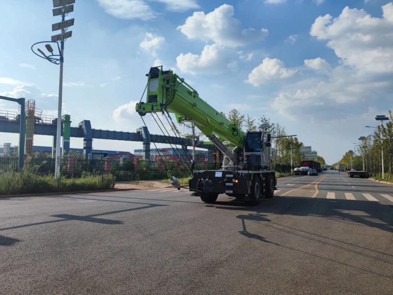 Zoomlion 40 Tons Four-Wheel Multi-Mode Steering Rough Terrain Crane Zrt400