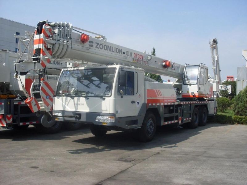 Crane Truck Telescopic Boom 100tons 6.5m Arm Truck Crane Ztc800r532