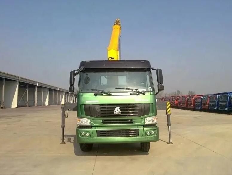 Made in China Truck with Crane Used Crane Mounted Truck for Sale