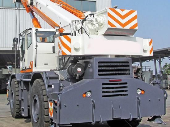 Rt100 100 Ton Rough Terrain Crane