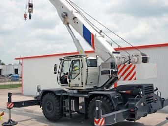 Zoomlion Factory Price Zrt850 85 Ton Rough Terrain Crane