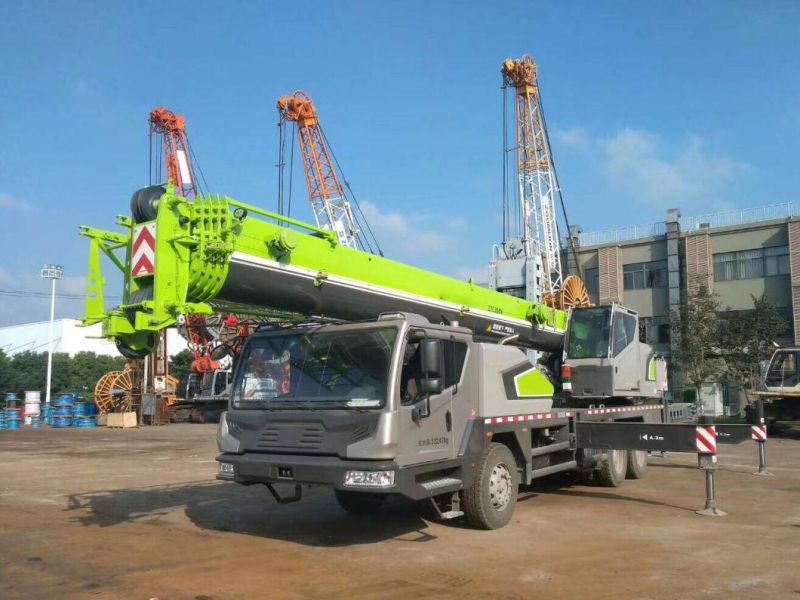 New China 55ton Truck Crane Ztc550V with Spare Parts