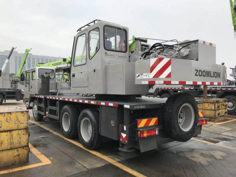 CE/ISO Approved Zoomlion Truck Crane/Hoist Machinery 30ton Ztc300r532 in Stock