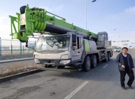 Zoomlion Lifting Machine 55ton Crane Trucks