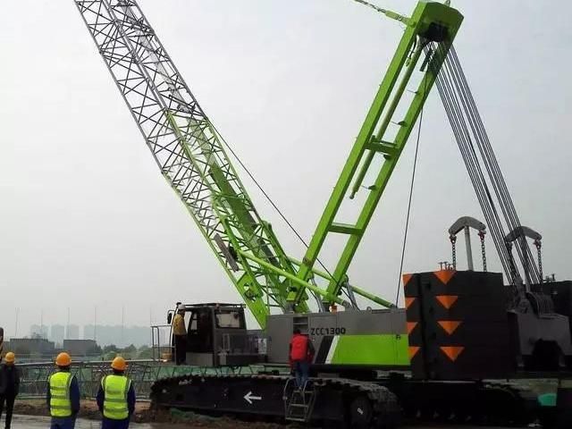 Sinomada 100ton Crawler Crane Zcc100h with Imported Engine