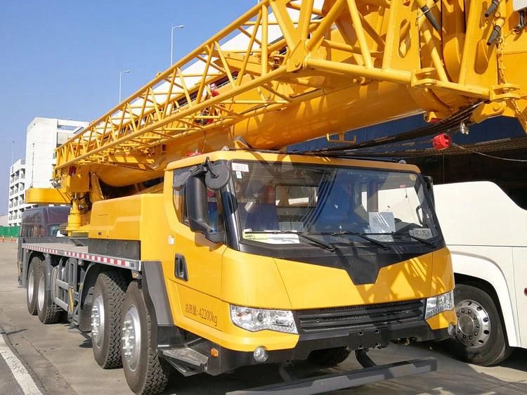 China 5-Boom Telescopic Crane Qy50kd Light 25ton 50ton Truck Crane