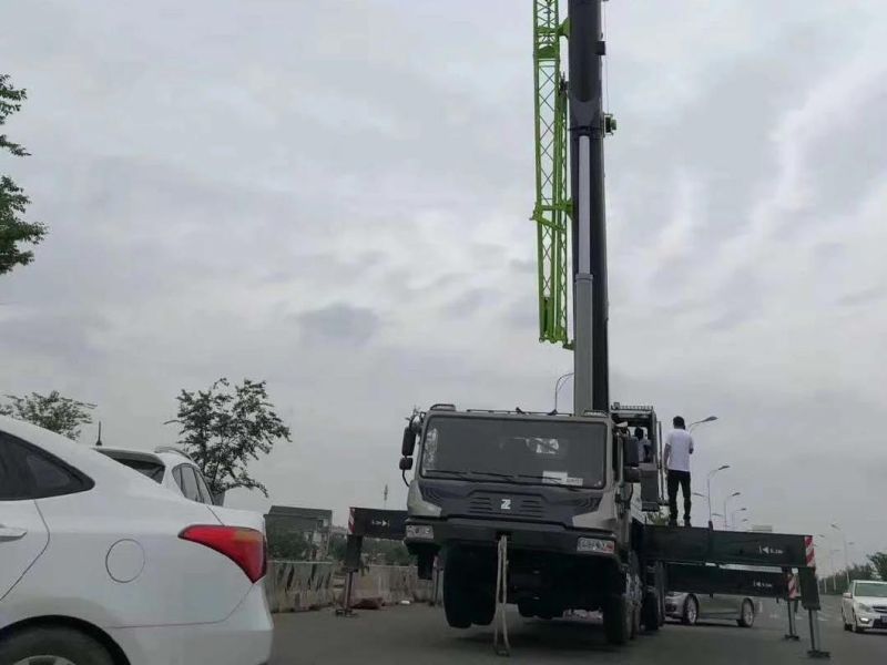 Zoomlion 30 Ton Truck Crane Ztc300V562 Export to Uzbekistan