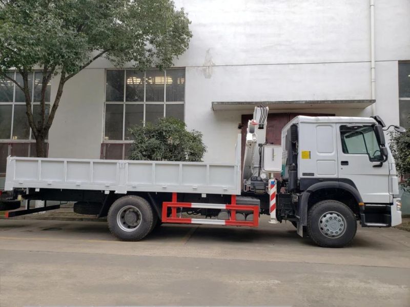 Sinotruk HOWO 4X2 Truck Mounted Crane