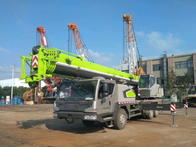 70 Ton Ztc700V Truck Crane with Spare Parts