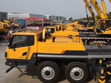 Professional Liugong Tc600c5 55ton Truck Crane with Euro III Engine to Uzbekistan