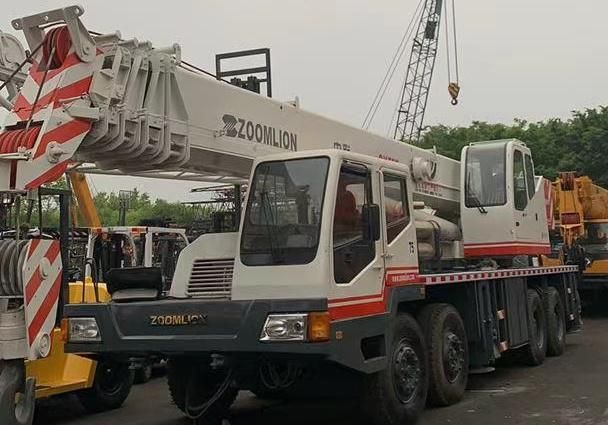 Used Truck Crane Zoom Lion Qy50d 50 Tons