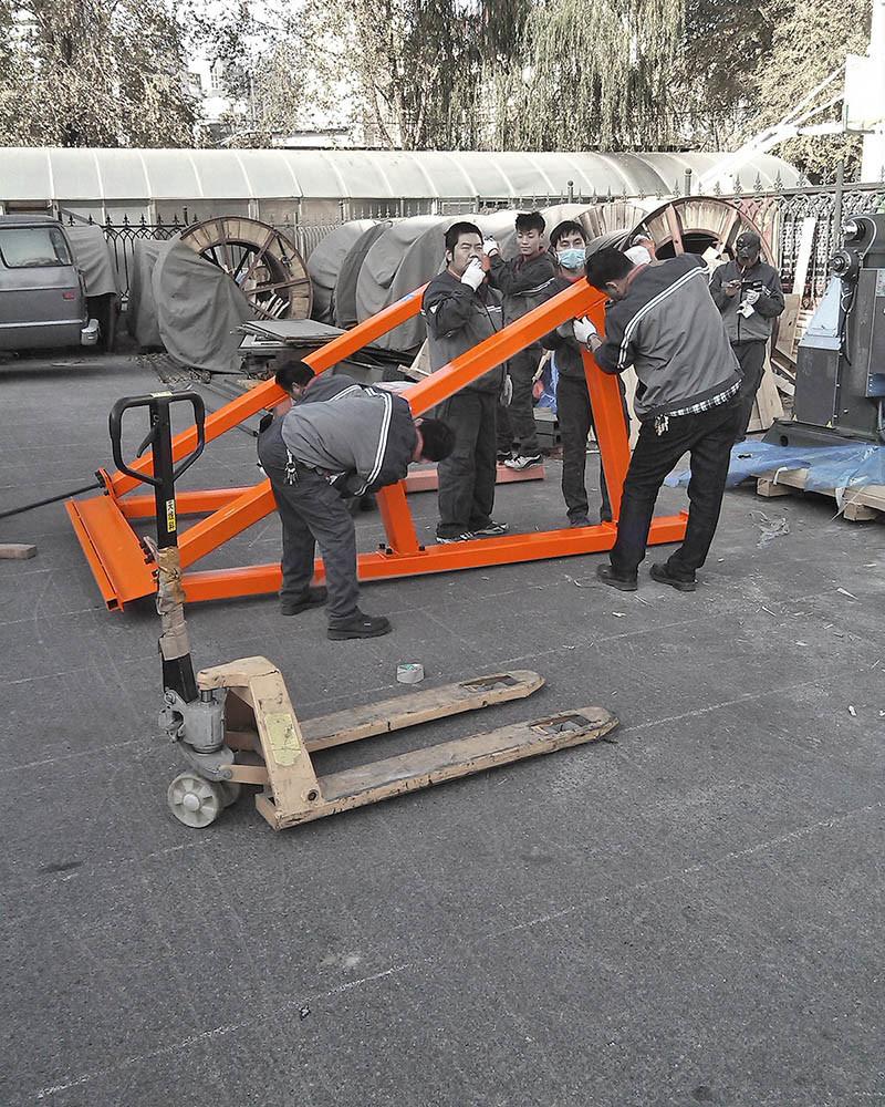 500kg Mobile Gantry Crane with Height Adjustable