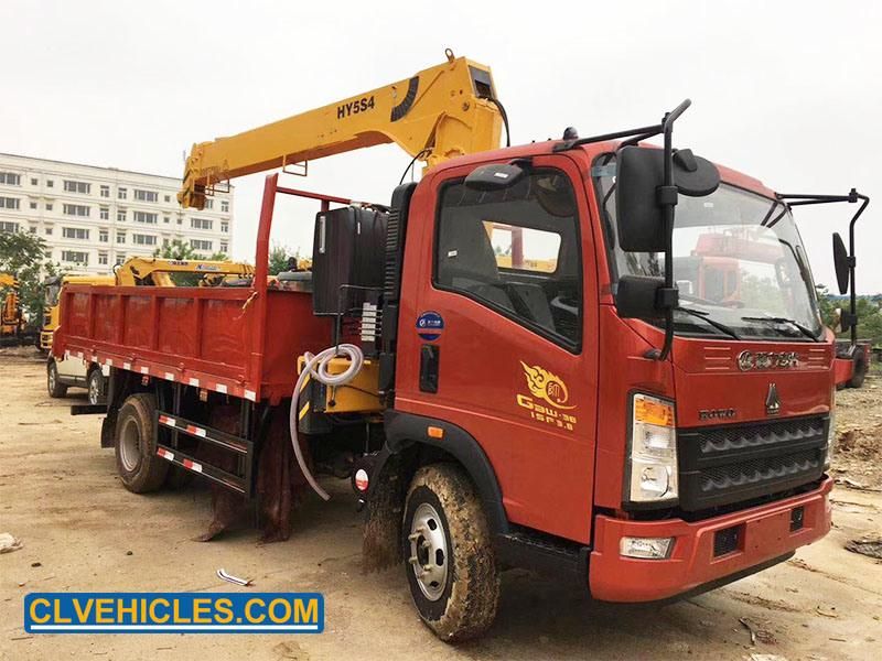 HOWO 5 Ton Straight Boom Truck Lorry Crane