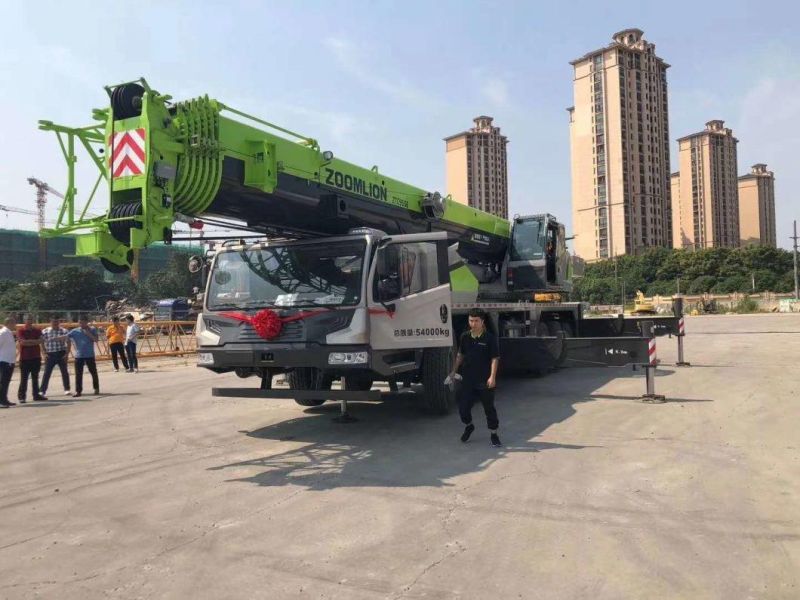 China Professionanl Zoomlion 80 Ton Truck Cranes (QY800V)