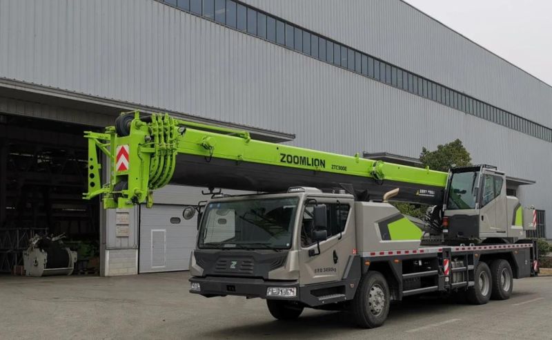 Mobile Truck Crane 30 Ton New Zoomlion Ztc300e552 Crane