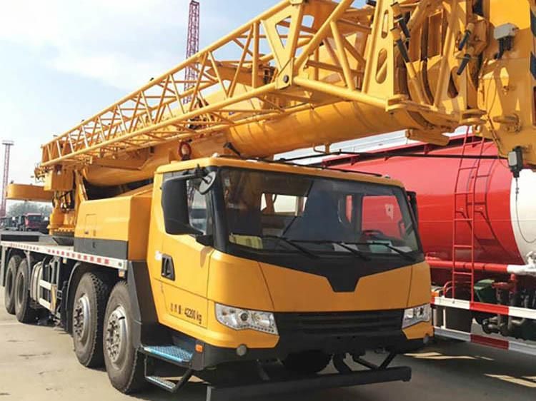 Lifting Height 50.2m Truck Crane 30 Ton Mobile Cranes Qy30K5c