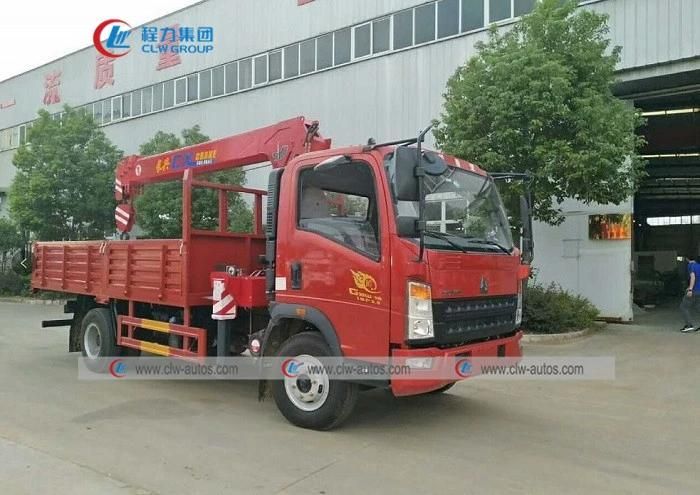 China Factory Customized 4-5 Meters Cargo Box HOWO Mounted with Clw Telescopic Boom Arm Crane Truck