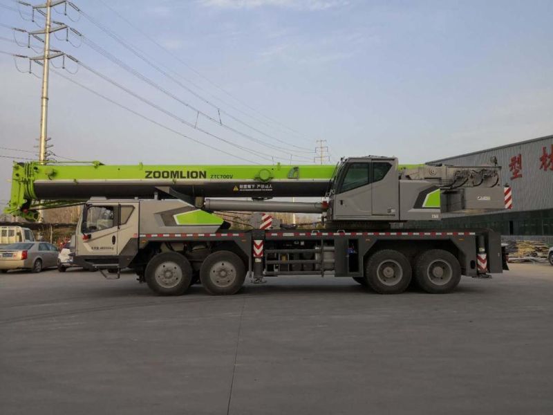 70 Ton Crane with Truck Zoomlion Ztc700V