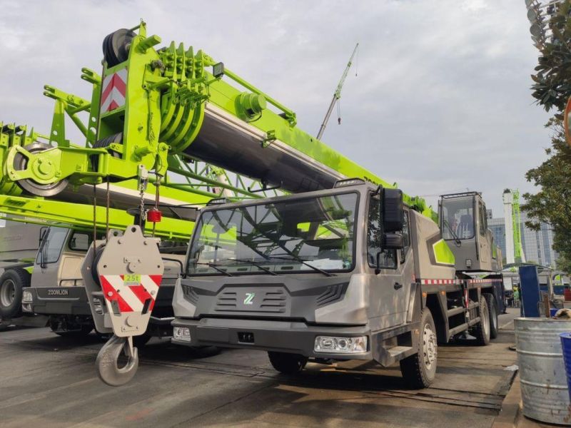 Zoomlion 30 Ton Truck Crane Qy30V Ztc300V with Right Hand Drive for Option