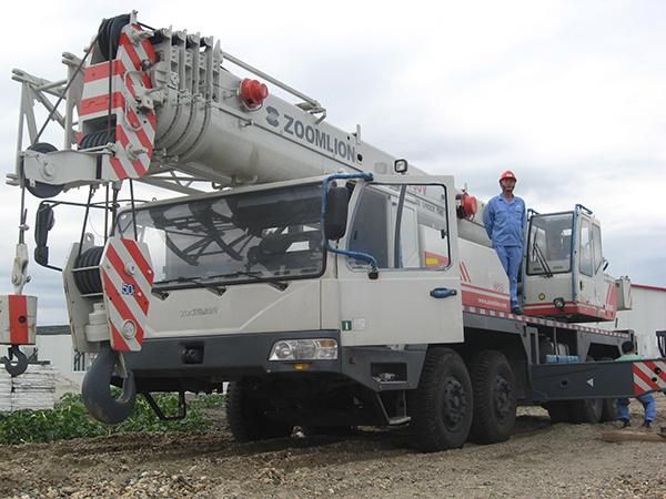 Top Brand Zoomlion 85ton Truck Crane Rough Terrain Crane Zrt850