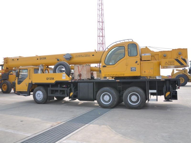 Low Price 25 Ton Small Truck Crane (QY25K-II)